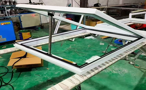 某地下车库出入口西夏排烟窗配置工程