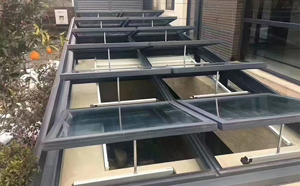 某轨道交通车辆维修车间西夏排烟窗应用