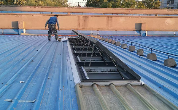 某区域性物流仓储中心西夏排烟窗系统安装项目